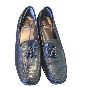 Stuart Weitzman Black Loafers Size 7.5 AA
